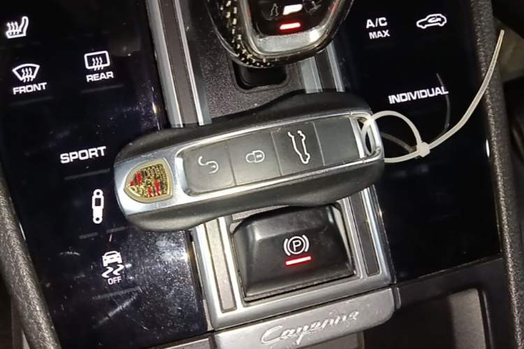 Used Porsche Cayenne 2018 Cayenne 3.0T Vehicle Key