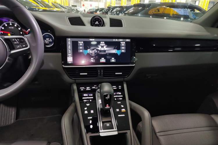 Used Porsche Cayenne 2018 Cayenne 3.0T Audio And AC Panel