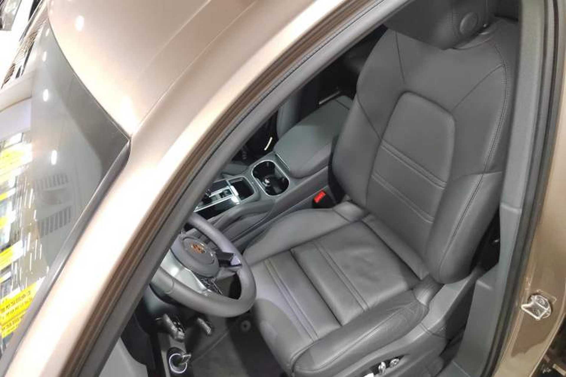 Used Porsche Cayenne 2018 Cayenne 3.0T Left Front Seat