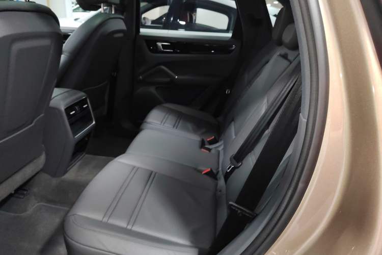 Used Porsche Cayenne 2018 Cayenne 3.0T Left Rear Seat