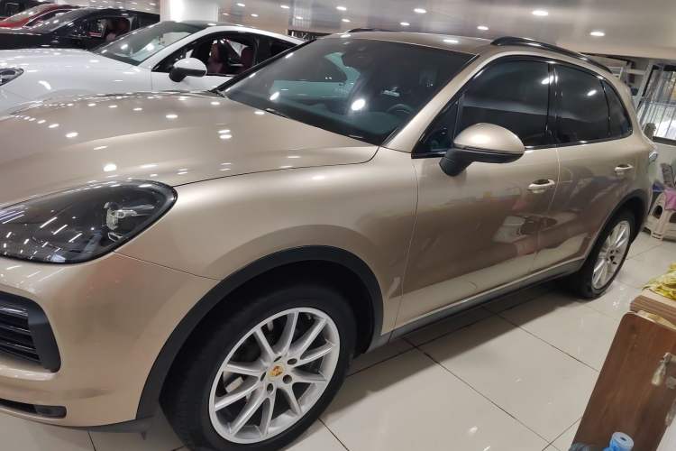 Used Porsche Cayenne 2018 Cayenne 3.0T Left Side