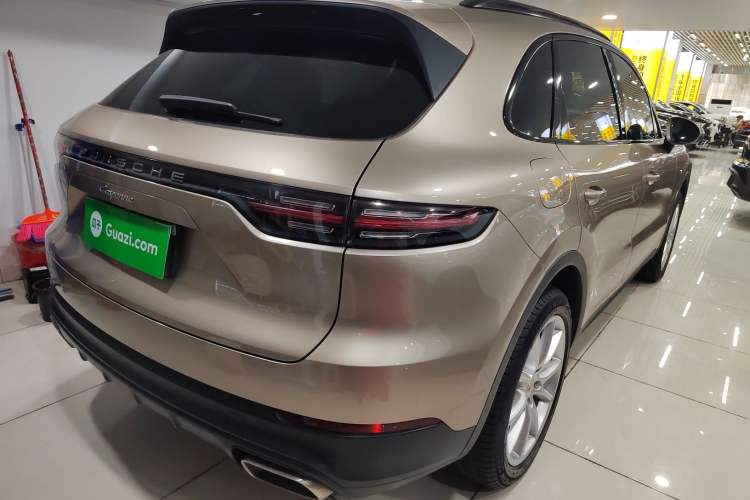 Used Porsche Cayenne 2018 Cayenne 3.0T Rear Right 45 Deg