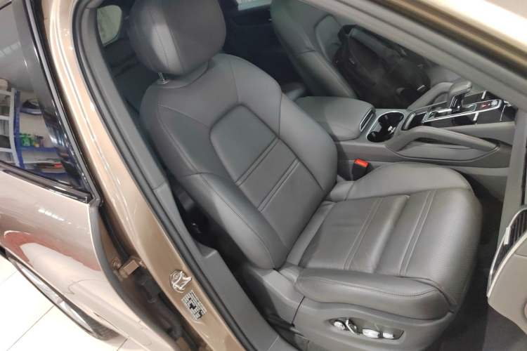 Used Porsche Cayenne 2018 Cayenne 3.0T Right Front Seat