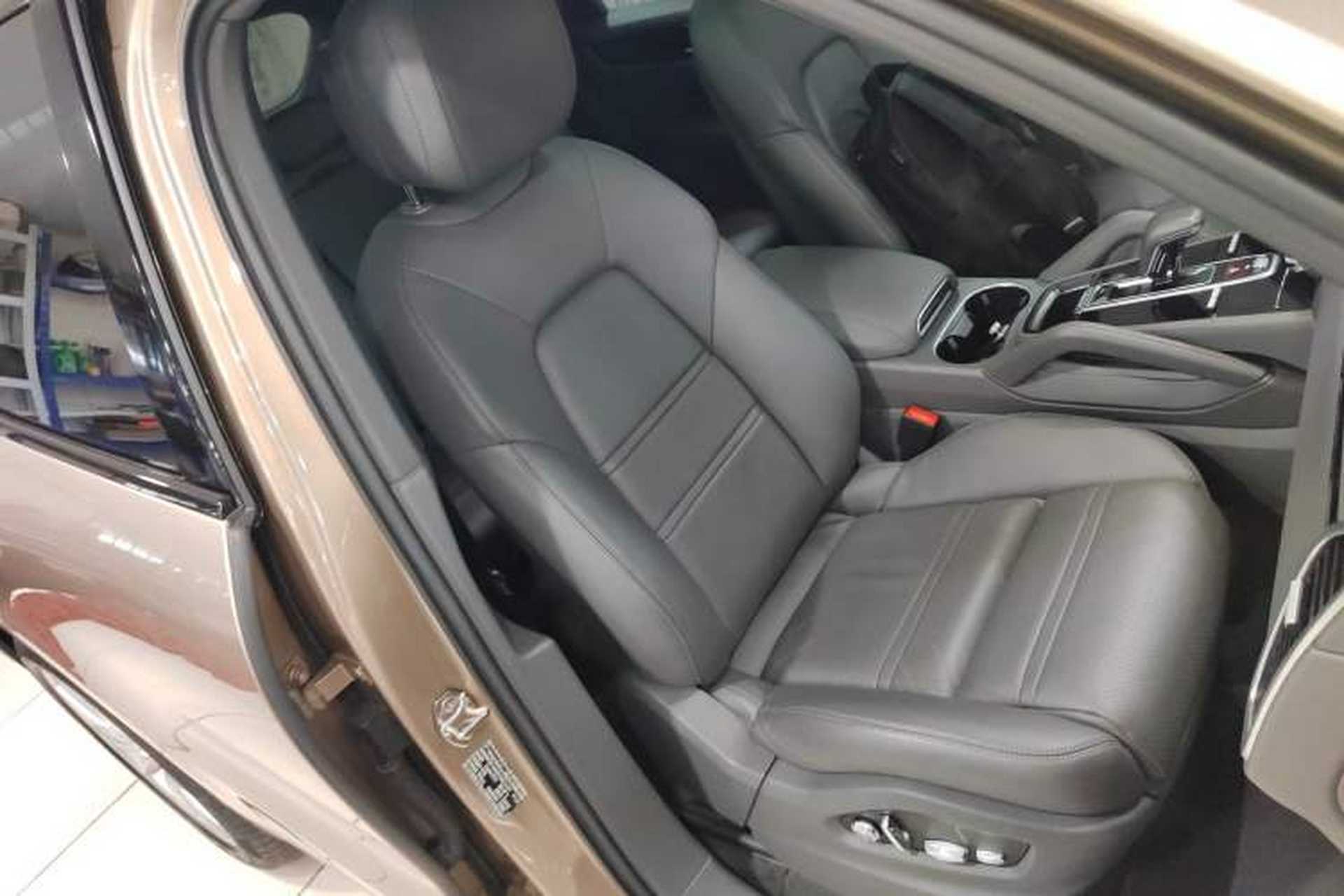 Used Porsche Cayenne 2018 Cayenne 3.0T Right Front Seat
