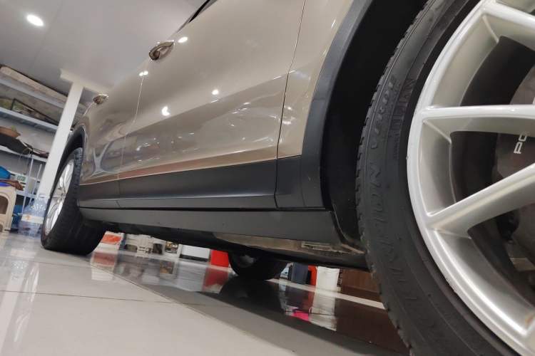Used Porsche Cayenne 2018 Cayenne 3.0T Right Side Sill