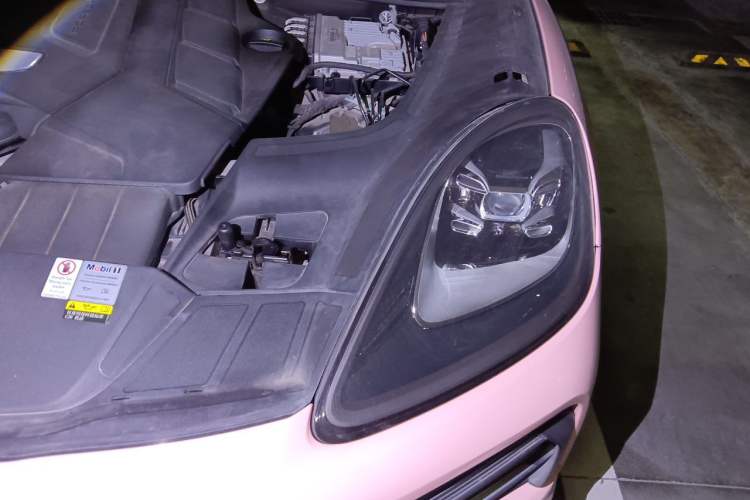 Used Porsche Cayenne 2018 Cayenne 3.0T Engine Bay Left