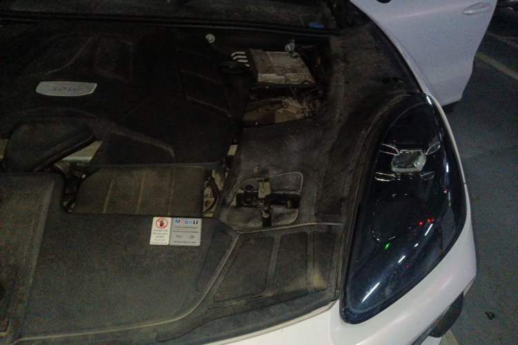 Used Porsche Cayenne 2018 Cayenne 3.0T Engine Bay Left