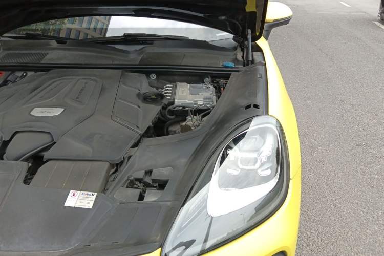 Used Porsche Cayenne 2018 Cayenne 3.0T Engine Bay Left