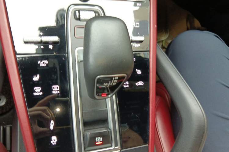 Used Porsche Cayenne 2018 Cayenne 3.0T Gear Lever
