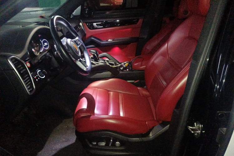 Used Porsche Cayenne 2018 Cayenne 3.0T Left Front Seat