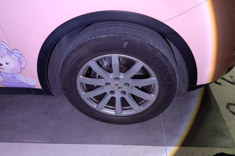 Used Porsche Cayenne 2018 Cayenne 3.0T Right Front Wheel Hub
