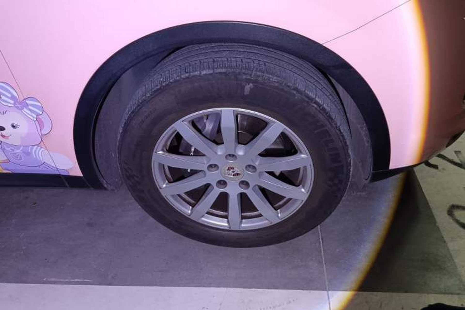 Used Porsche Cayenne 2018 Cayenne 3.0T Right Front Wheel Hub