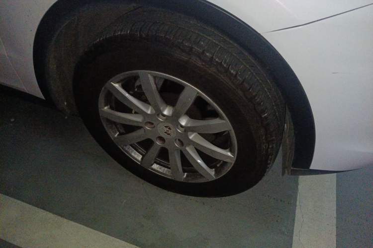 Used Porsche Cayenne 2018 Cayenne 3.0T Right Front Wheel Hub