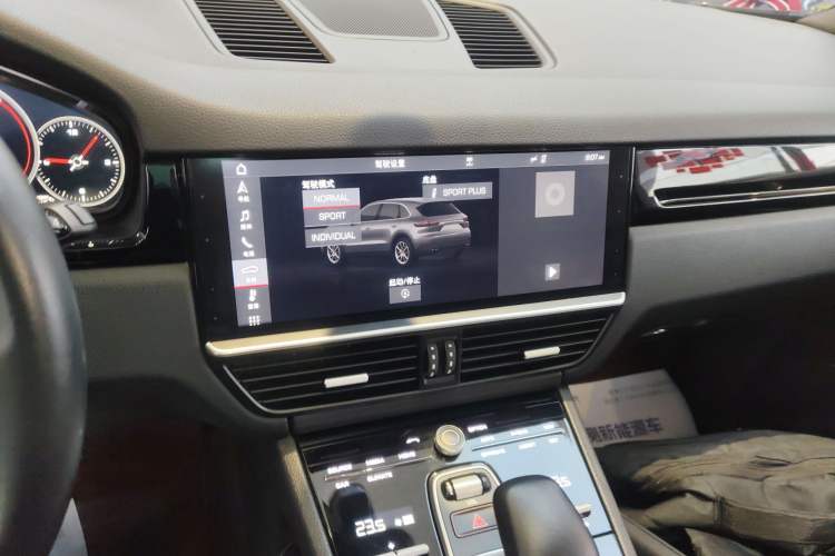 Used Porsche Cayenne 2018 Cayenne 3.0T Audio And AC Panel