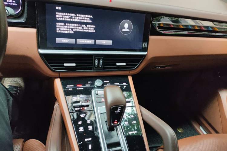 Used Porsche Cayenne 2018 Cayenne 3.0T Audio And AC Panel