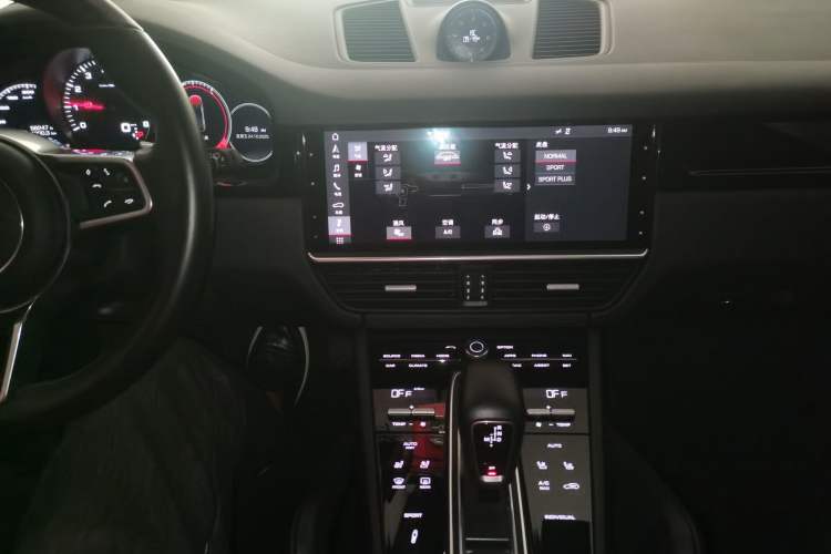 Used Porsche Cayenne 2018 Cayenne 3.0T Audio And AC Panel