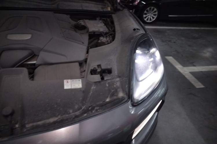 Used Porsche Cayenne 2018 Cayenne 3.0T Engine Bay Left
