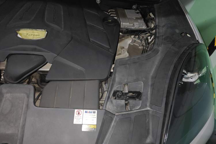 Used Porsche Cayenne 2018 Cayenne 3.0T Engine Bay Left