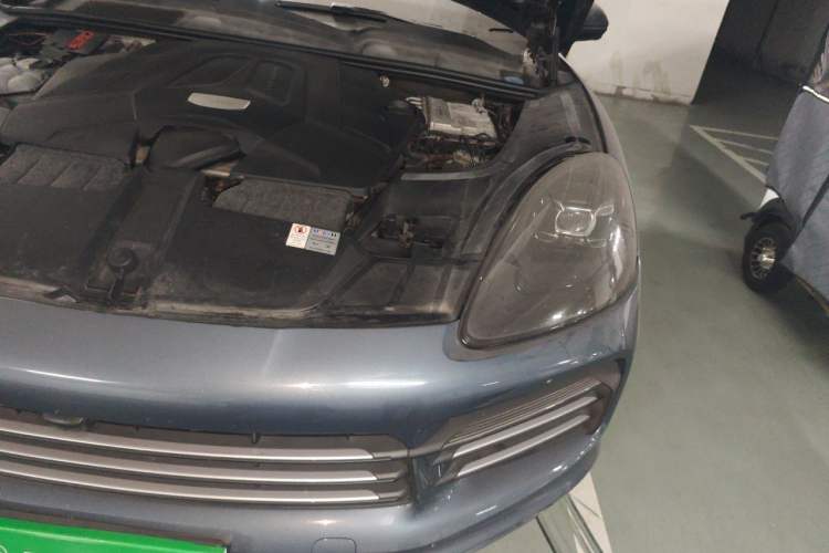 Used Porsche Cayenne 2018 Cayenne 3.0T Engine Bay Left