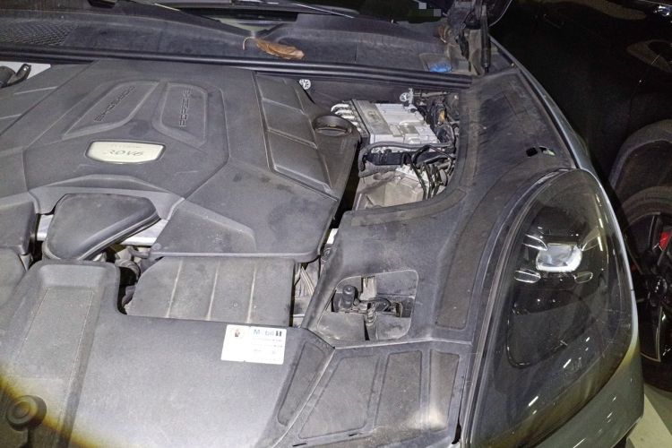 Used Porsche Cayenne 2018 Cayenne 3.0T Engine Bay Left
