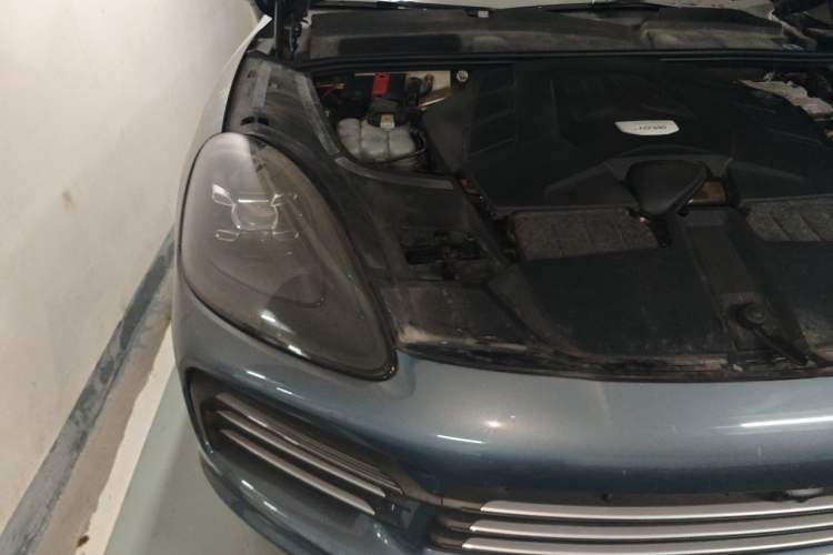 Used Porsche Cayenne 2018 Cayenne 3.0T Engine Bay Right