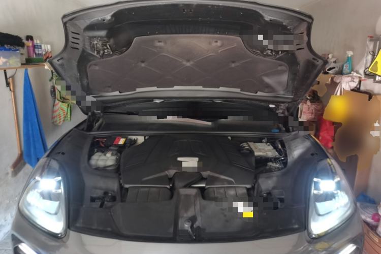 Used Porsche Cayenne 2018 Cayenne 3.0T Engine Bay
