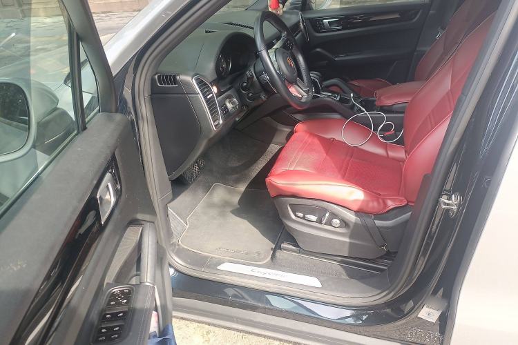 Used Porsche Cayenne 2018 Cayenne 3.0T Interior 3