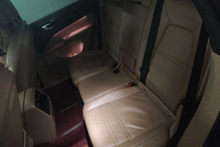 Used Porsche Cayenne 2018 Cayenne 3.0T Left Rear Seat