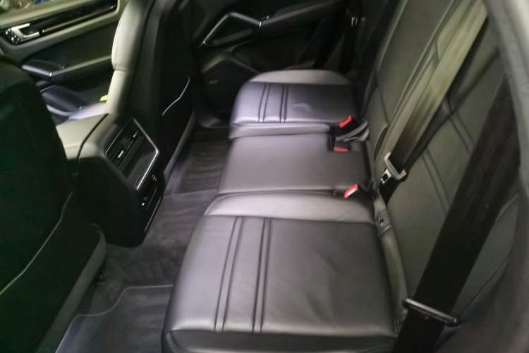 Used Porsche Cayenne 2018 Cayenne 3.0T Left Rear Seat