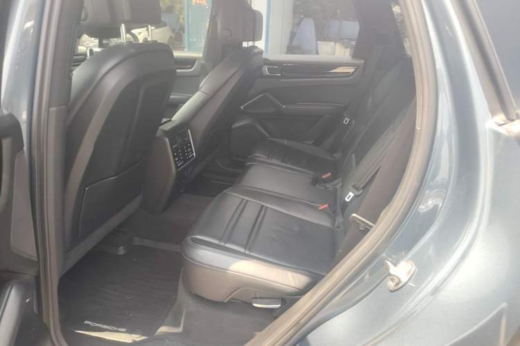 Used Porsche Cayenne 2018 Cayenne 3.0T Left Rear Seat