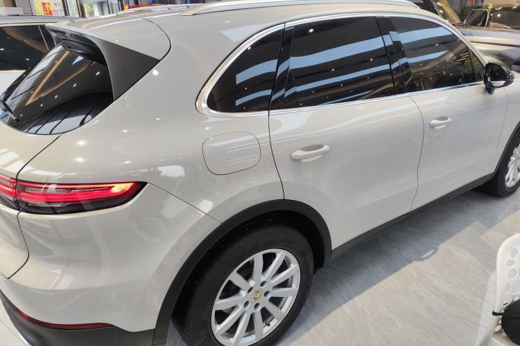 Used Porsche Cayenne 2018 Cayenne 3.0T Rear Right 45 Deg
