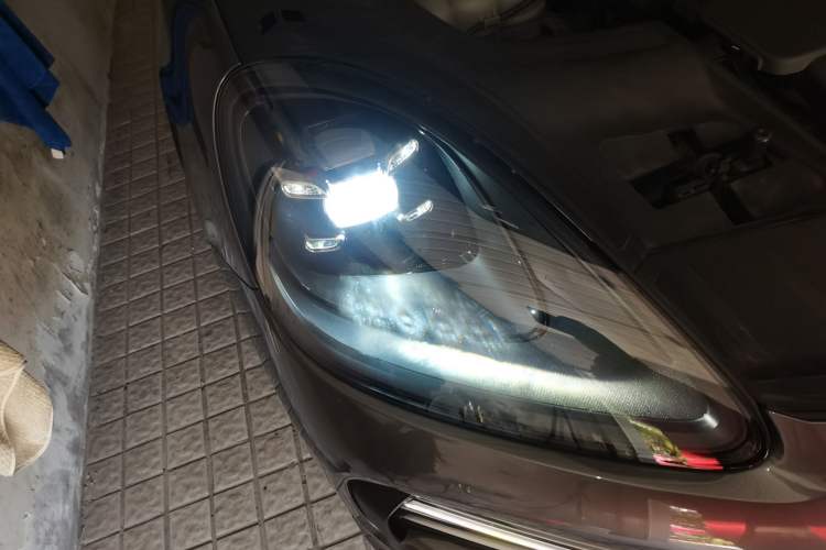 Used Porsche Cayenne 2018 Cayenne 3.0T Right Front Headlight