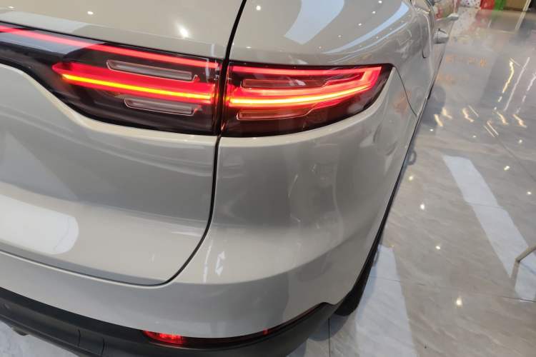 Used Porsche Cayenne 2018 Cayenne 3.0T Right Rear Taillight
