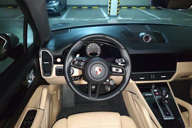 Used Porsche Cayenne 2018 Cayenne 3.0T Steering Wheel
