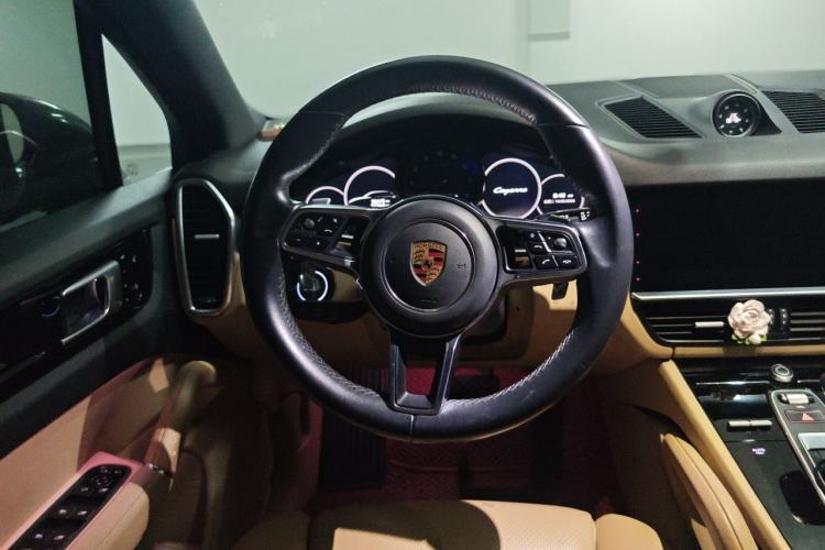 Used Porsche Cayenne 2018 Cayenne 3.0T Steering Wheel