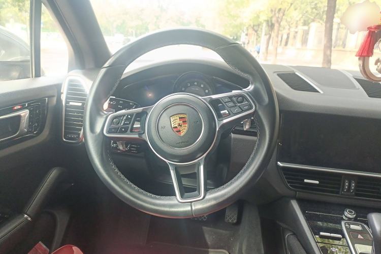 Used Porsche Cayenne 2018 Cayenne 3.0T Steering Wheel