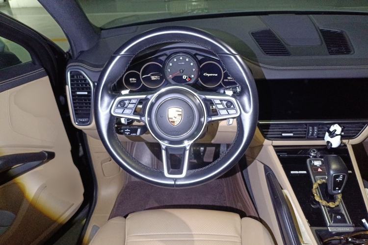 Used Porsche Cayenne 2018 Cayenne 3.0T Steering Wheel
