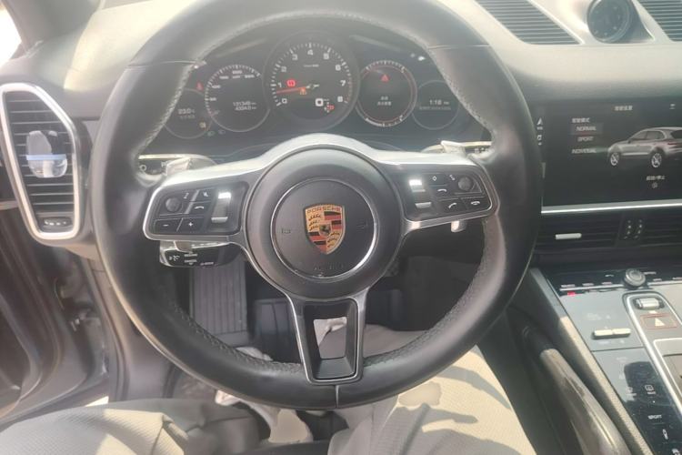 Used Porsche Cayenne 2018 Cayenne 3.0T Steering Wheel
