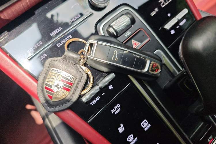 Used Porsche Cayenne 2018 Cayenne 3.0T Vehicle Key