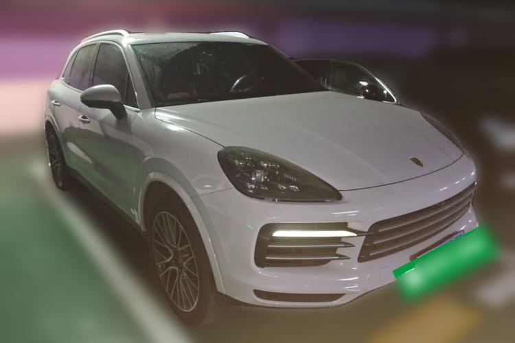 Used Porsche Cayenne  Front Right 45 Deg