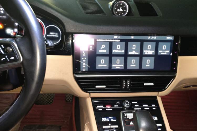 Used Porsche Cayenne 2018 Cayenne 3.0T Audio And AC Panel