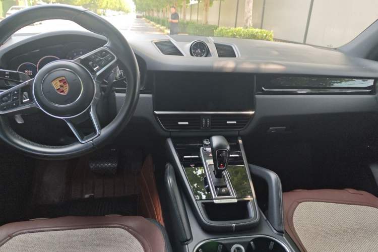 Used Porsche Cayenne 2018 Cayenne 3.0T Center Console