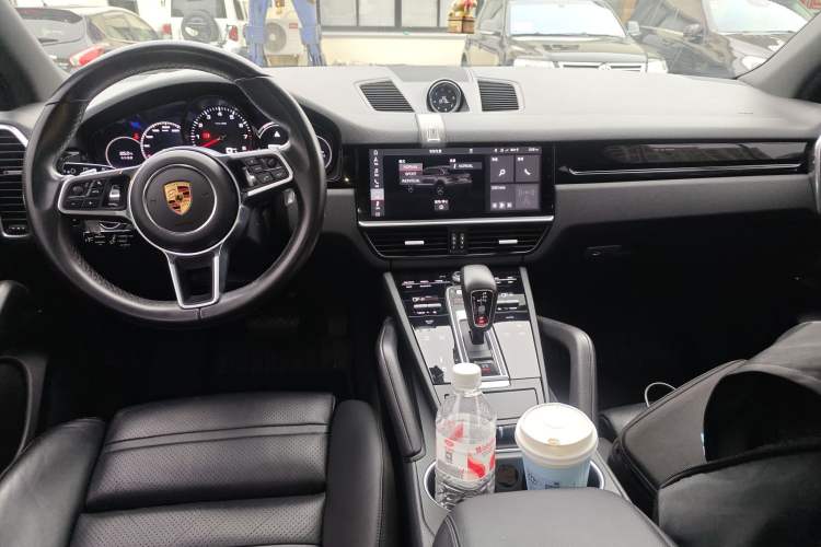 Used Porsche Cayenne 2018 Cayenne 3.0T Center Console