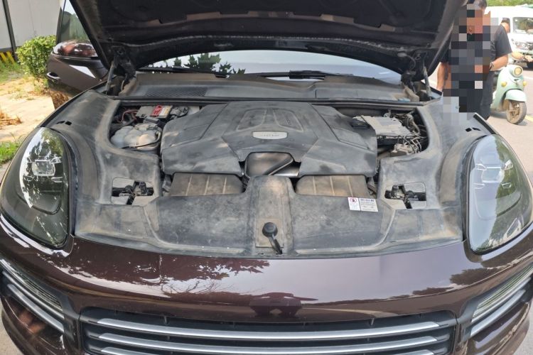 Used Porsche Cayenne 2018 Cayenne 3.0T Engine Bay