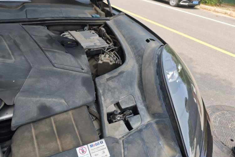 Used Porsche Cayenne 2018 Cayenne 3.0T Engine Bay Left