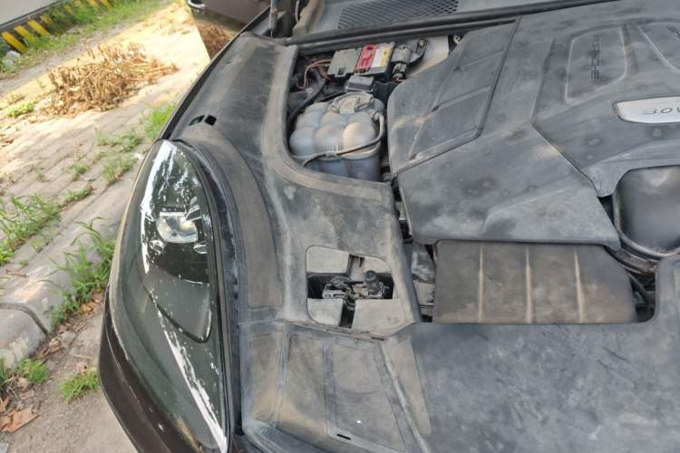 Used Porsche Cayenne 2018 Cayenne 3.0T Engine Bay Right