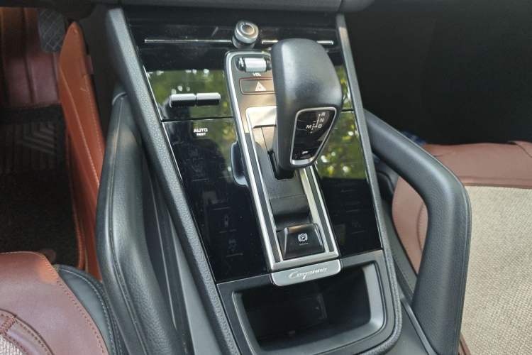 Used Porsche Cayenne 2018 Cayenne 3.0T Gear Lever