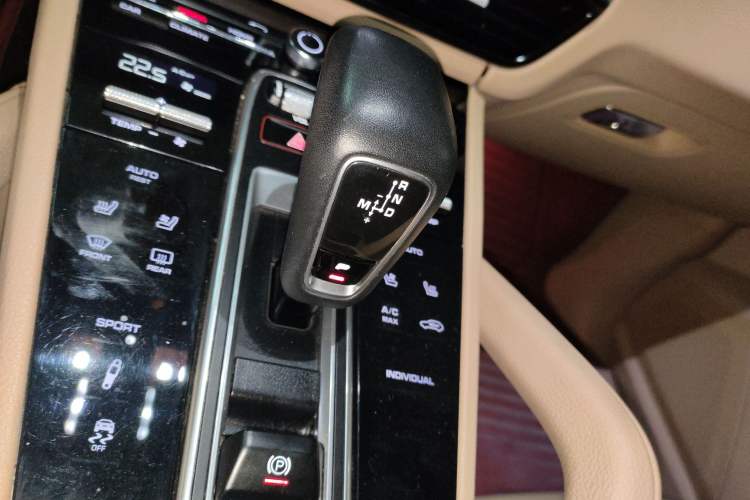 Used Porsche Cayenne 2018 Cayenne 3.0T Gear Lever