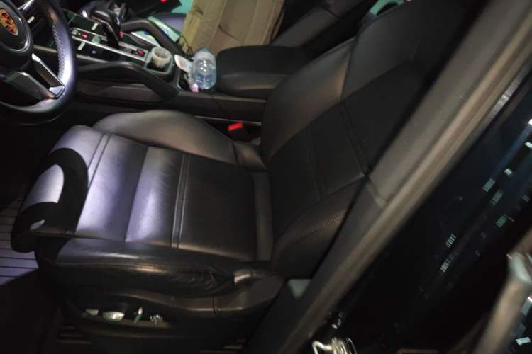 Used Porsche Cayenne 2018 Cayenne 3.0T Left Front Seat