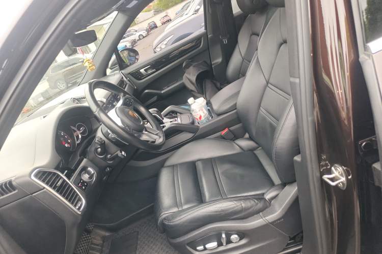 Used Porsche Cayenne 2018 Cayenne 3.0T Left Front Seat